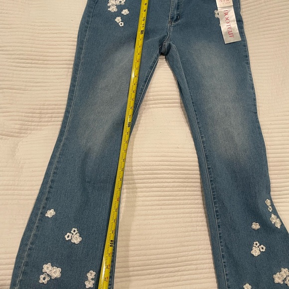 Women's Blue Boot Cut Jeans with Floral Embroidery (size 16) - Picture 7 of 12